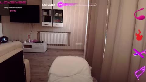 Snapshot of serenamilss chatting on September 18, 7:34 am serenamilss online show from September 18, 7:34 am