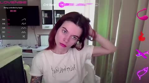 Snapshot of serenamilss chatting on February 24, 10:15 am serenamilss online show from February 24, 10:15 am