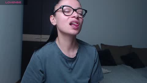 SereneSophi online show from April 9, 3:32 am