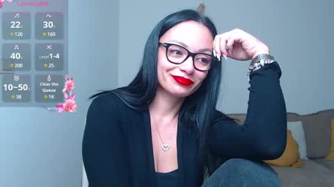 Snapshot of serenesophi chatting on February 7, 7:40 am SereneSophi online show from February 7, 7:40 am