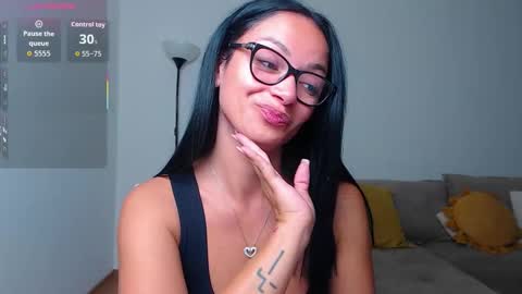 Snapshot of serenesophi chatting on September 26, 5:15 am SereneSophi online show from September 26, 5:15 am