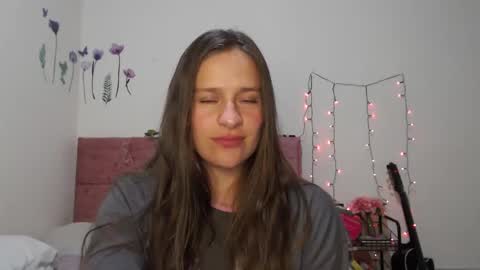 serenity_crystal online show from January 7, 11:45 pm