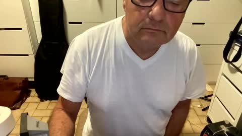 serge8413 online show from December 2, 3:19 am