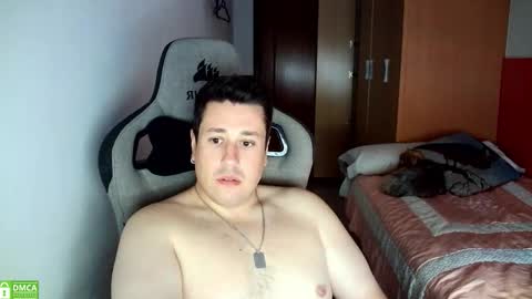 Snapshot of sergio95n chatting on October 19, 9:58 am Pollos online show from October 19, 9:58 am