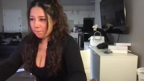 servexely online show from February 11, 7:29 pm