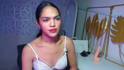 Bella online show from December 18, 6:47 pm