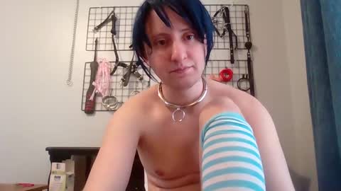 Servile Sarah online show from February 11, 9:56 pm