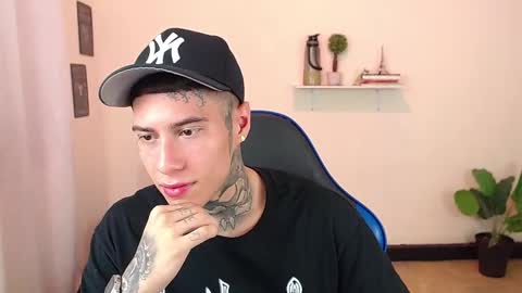 Thomas online show from December 16, 10:16 pm