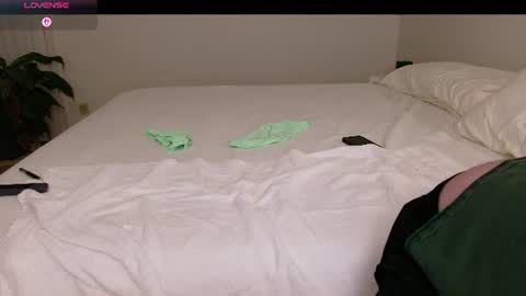 Violet online show from June 17, 4:06 am