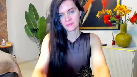 sexqueen1111 online show from December 2, 11:25 pm