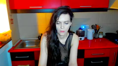 sexqueen1111 online show from March 16, 7:12 am