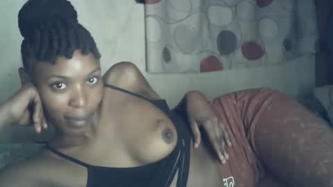 sexxy_curvy23 online show from February 9, 7:38 pm