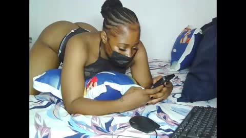 sexxybooty254 online show from February 3, 6:33 am