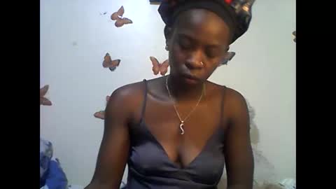 Snapshot of sexy_annbel chatting on October 22, 10:40 am Ann online show from October 22, 10:40 am