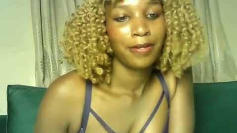 sexy_chocoy05 online show from November 9, 8:55 pm