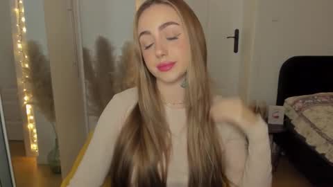 C o r a l i e online show from January 8, 3:29 pm