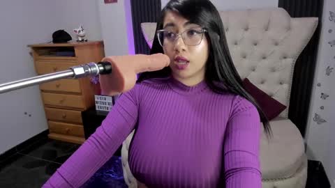 Snapshot of sexy_cristall chatting on October 10, 12:49 am C R I S T A L online show from October 10, 12:49 am
