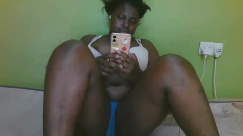 Snapshot of sexy_divana chatting on February 22, 7:03 pm sexy_divana online show from February 22, 7:03 pm