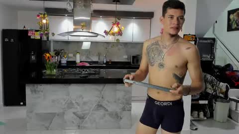 WENDY  MAX  AND VICKY online show from April 22, 4:30 am