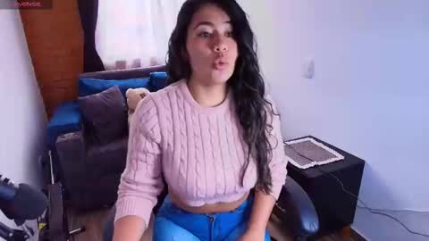 laura  online show from February 16, 10:52 pm