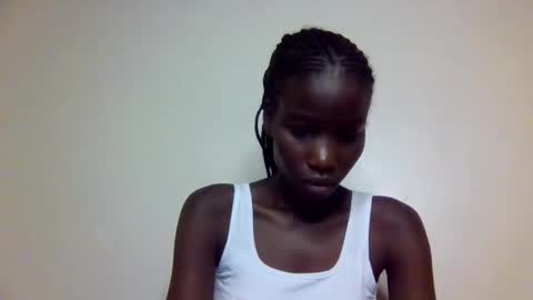 sexy_petittie online show from October 19, 3:00 am