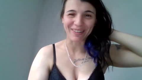 sexybaddiespell online show from April 23, 9:16 pm