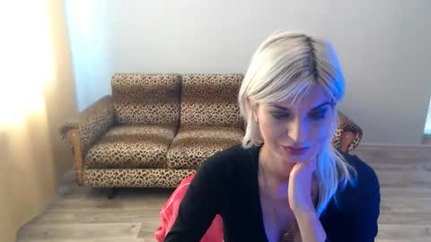 sexybeatriice online show from September 27, 8:01 am