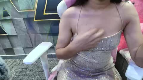 Snapshot of sexyislive chatting on October 24, 12:06 pm sexyislive online show from October 24, 12:06 pm