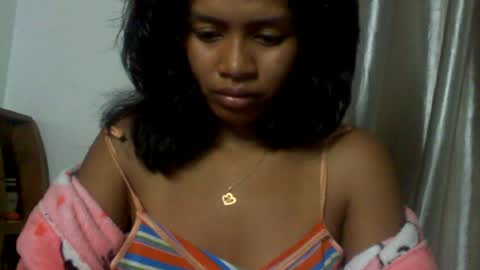 sexylarra12 online show from May 14, 12:42 am
