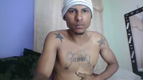 Snapshot of sexyleon69 chatting on October 1, 2:05 pm Sexy leon online show from October 1, 2:05 pm