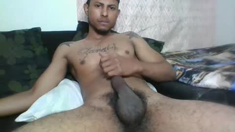 Snapshot of sexyleon69 chatting on January 31, 10:10 pm Sexy leon online show from January 31, 10:10 pm