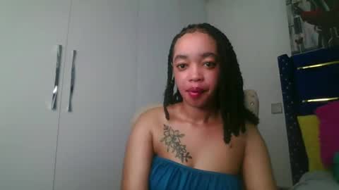 mel online show from April 18, 11:49 pm