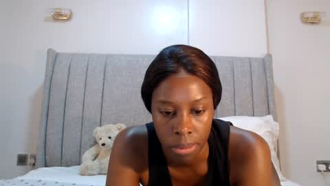 sexymonalisa1 online show from July 14, 5:45 am