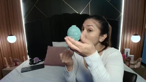 R A C H E L online show from February 18, 12:38 pm