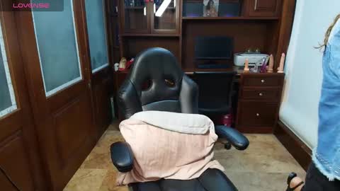 R A C H E L online show from January 10, 12:10 pm