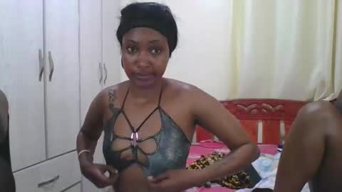 sexyriri22 online show from April 16, 9:39 pm