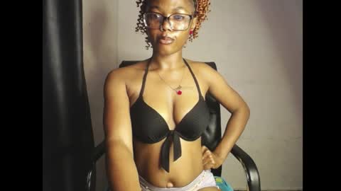 Darkskinned Rae online show from April 21, 6:04 pm