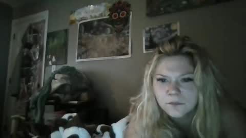 Snapshot of sexysquirtingfairy chatting on October 7, 1:34 am sexysquirtingfairy online show from October 7, 1:34 am
