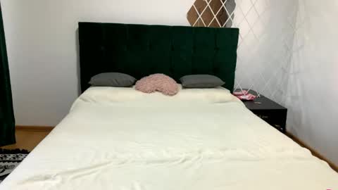 Sexycouple online show from May 6, 6:52 am