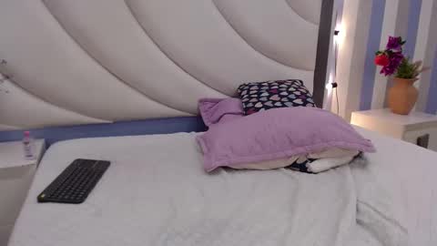 Mary online show from November 14, 6:32 pm