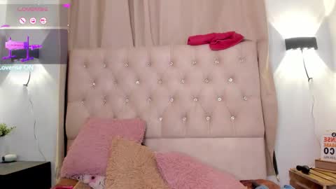 lily online show from December 5, 8:17 pm