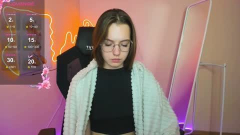 Vivian online show from November 23, 8:29 pm