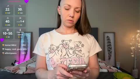 Shalynn online show from April 27, 4:26 pm