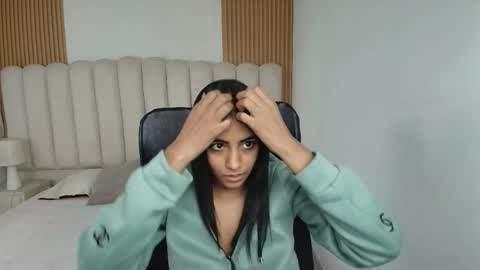 shanelle online show from March 31, 3:07 am