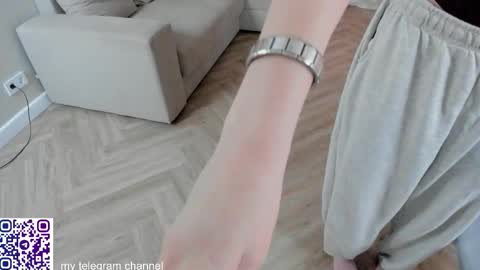 me name is Mia online show from January 16, 8:40 pm