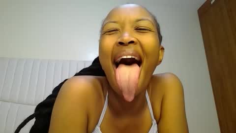 shanizz online show from February 6, 8:23 pm