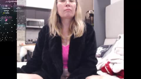 Shannon07 online show from January 19, 1:26 am