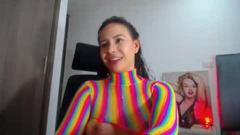 Snapshot of shantalhot69 chatting on February 5, 2:16 pm Shantal  online show from February 5, 2:16 pm