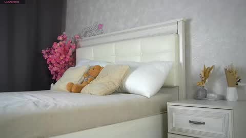 Ellysa and Mila online show from February 16, 11:41 am