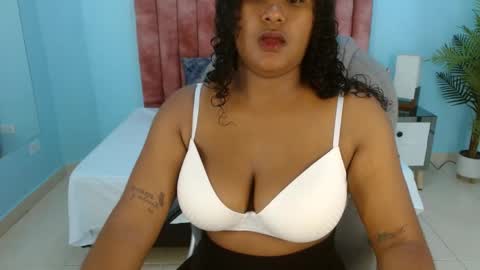 sharis_ online show from April 15, 12:30 pm